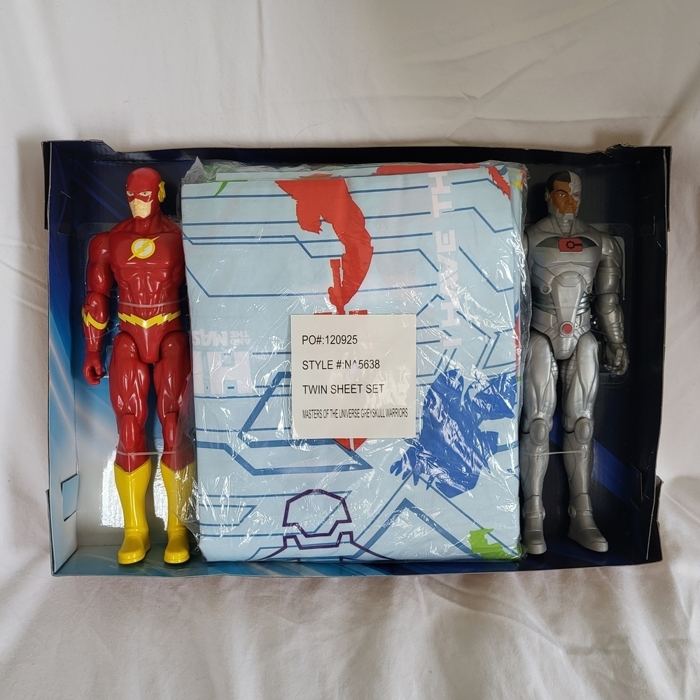 Master of the Universe Twin Sheet Set with Justice League Action Figures